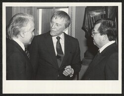 ["Information in title from back of photo. Stamp: Reni Newsphotos, Inc."]