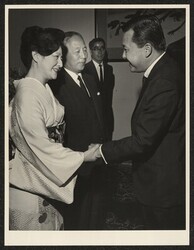 ["Information in title from attachment. Stamp: Credit photo by de Kun International News."]