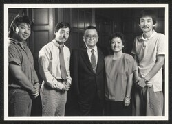 ["Caption: The Los Angele production crew of REDRESS: JACL CAMPAIGN FOR JUSTICE with interviewee Sen. Daniel Inouye. Left to right: Sound mixer, Kurt Kaya; Director John Esaki; Sen. Inouye; Producer Amy Kato and cinematographer Takashi Fujii. Photo by J.D."]