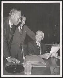 ["Caption: Thurston Twigg-Smith, President and Publisher, Advertiser Publishing Company. Appearance on July 28, 1967 before senate Antitrust and Monopoly Subcommittee re \"The Failing Newspaper Act\" (S. 1312)."]